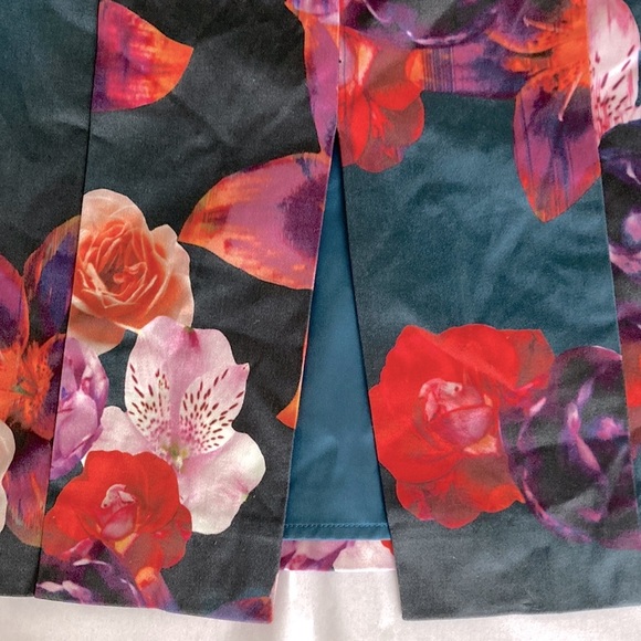 🌷2 for $20🌷 vintage Alannah Hill pencil Skirt SIZE 4 stretch Floral - Picture 6 of 7